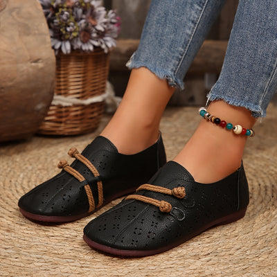 Solenne – Ankle Strap Flats