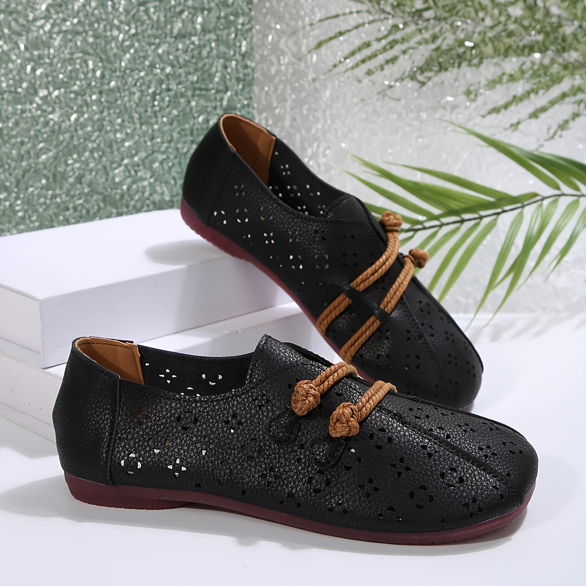 Solenne – Ankle Strap Flats