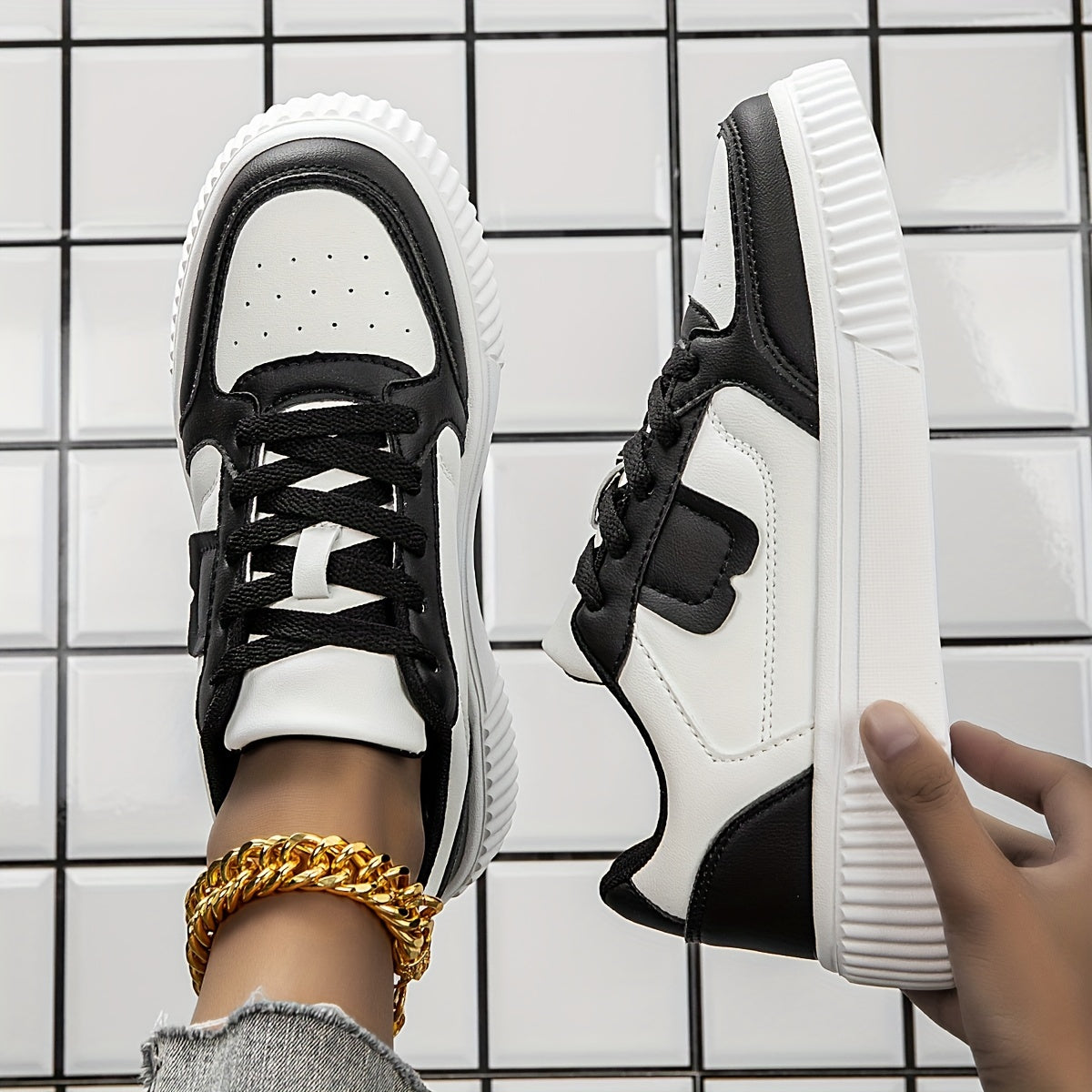 Arlina – Everyday Sneakers