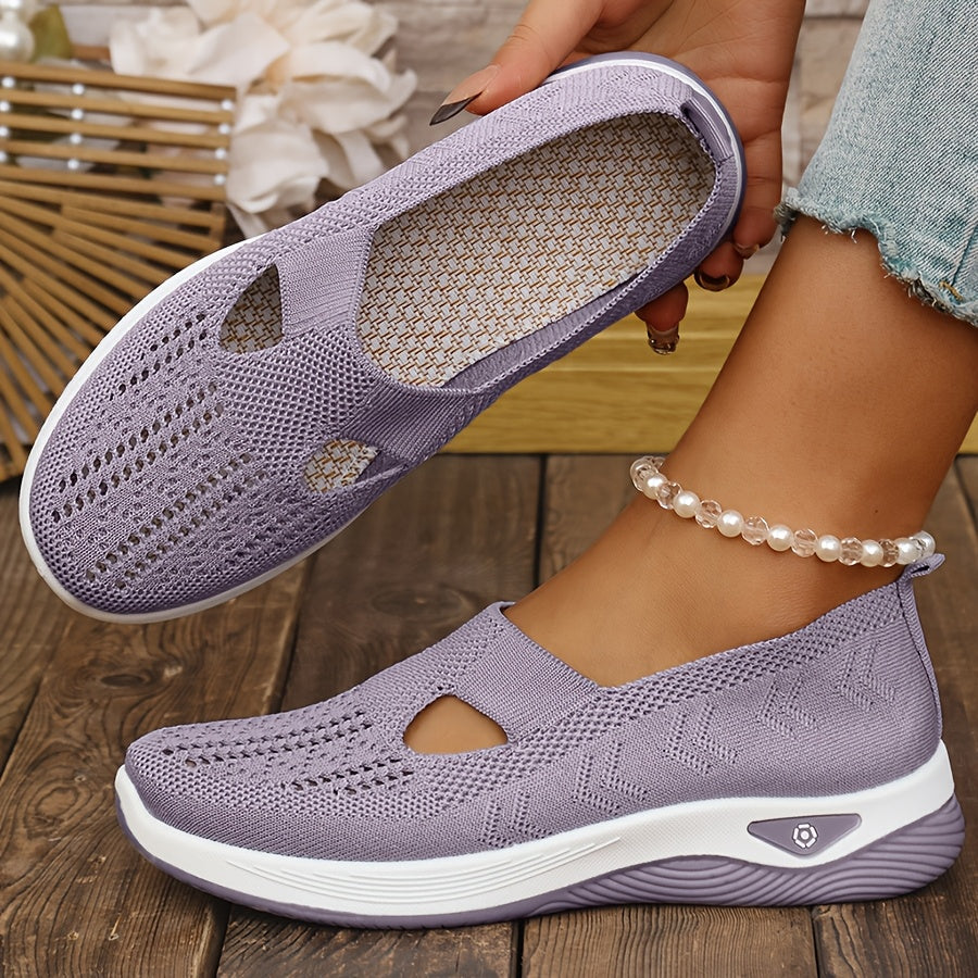 Liora – Everyday Lace-Ups