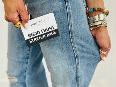 Revia – ’90s Magic Jeans