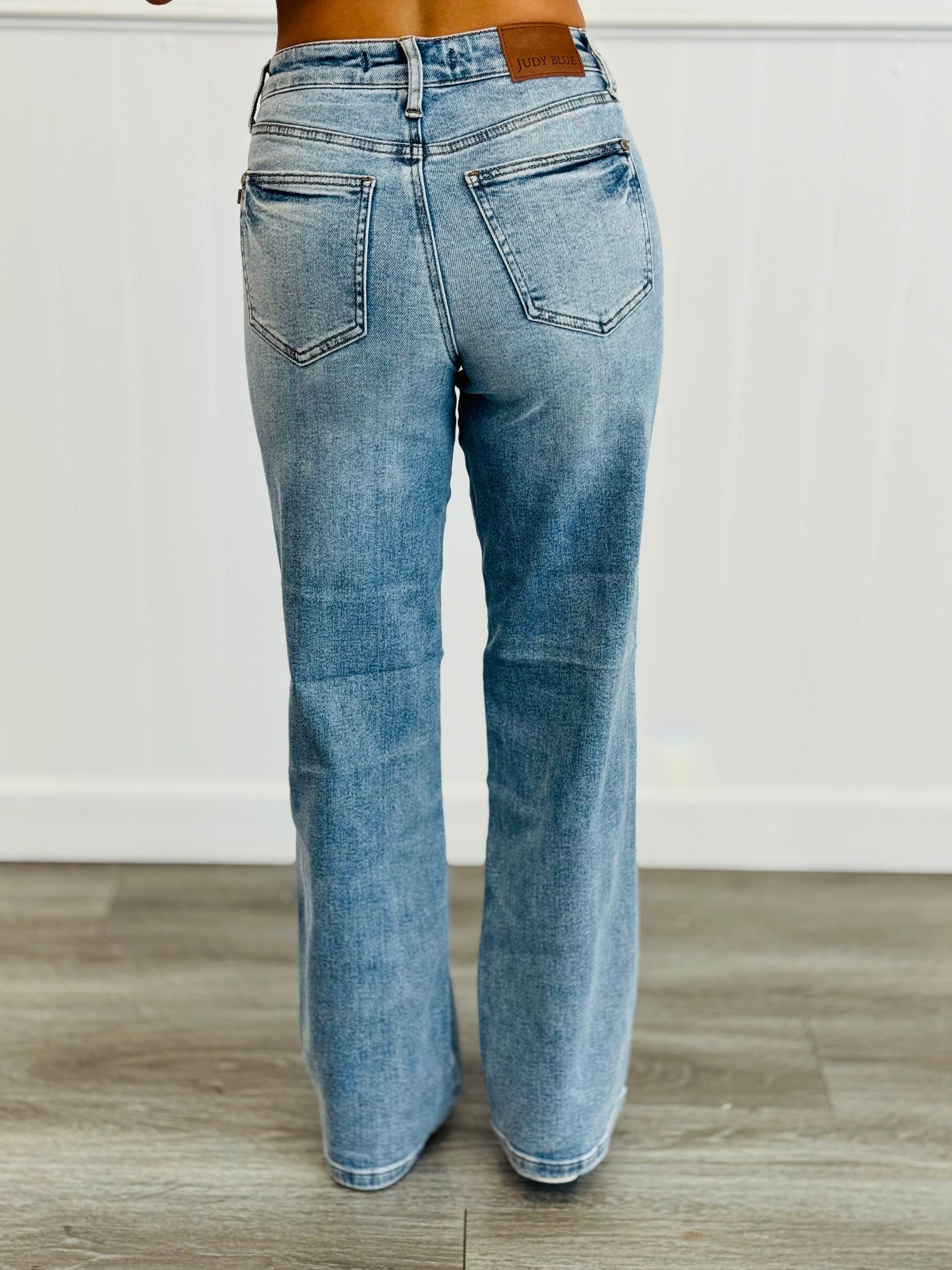 Revia – ’90s Magic Jeans