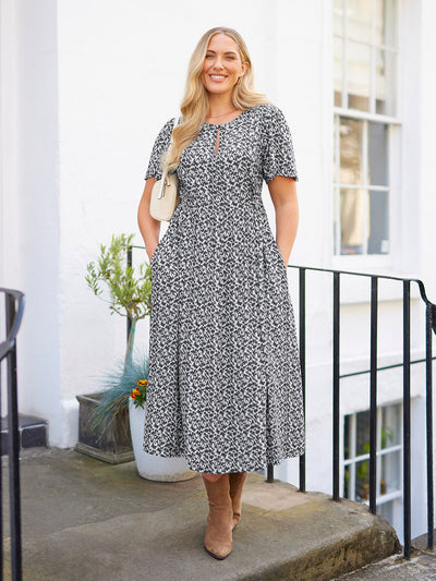 Lilah Monochrome™ | Elegant Contrast Dress