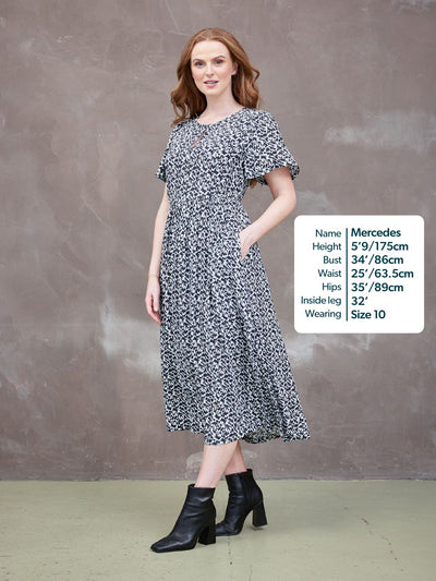 Lilah Monochrome™ | Elegant Contrast Dress