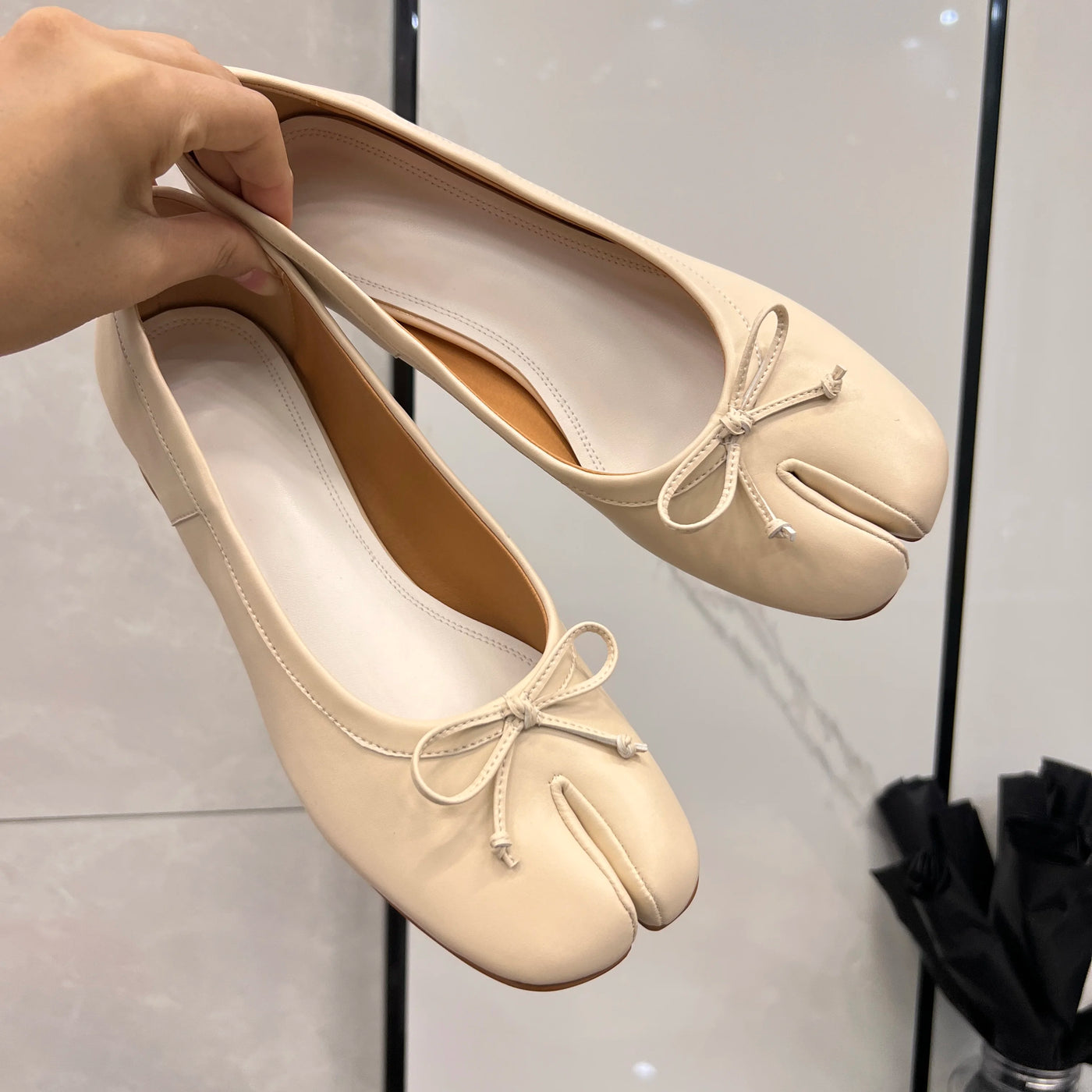 Elara™ Bow Tabi Flats
