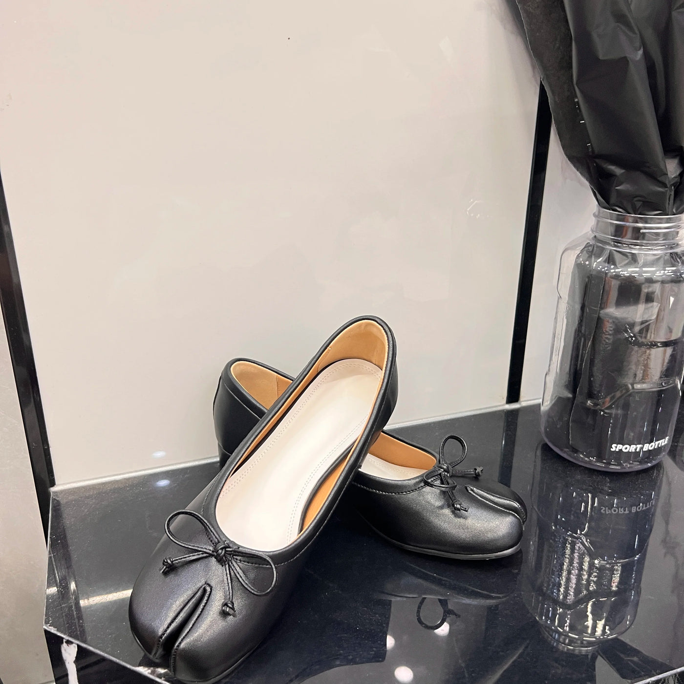 Elara™ Bow Tabi Flats