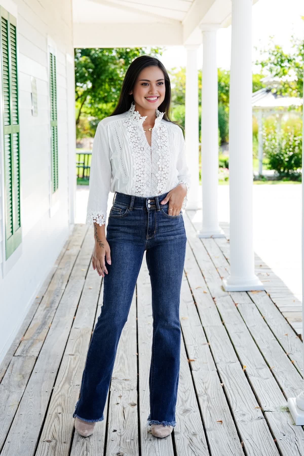 Veloura™ | Vintage Double-Button Frayed Hem Bootcut Jeans