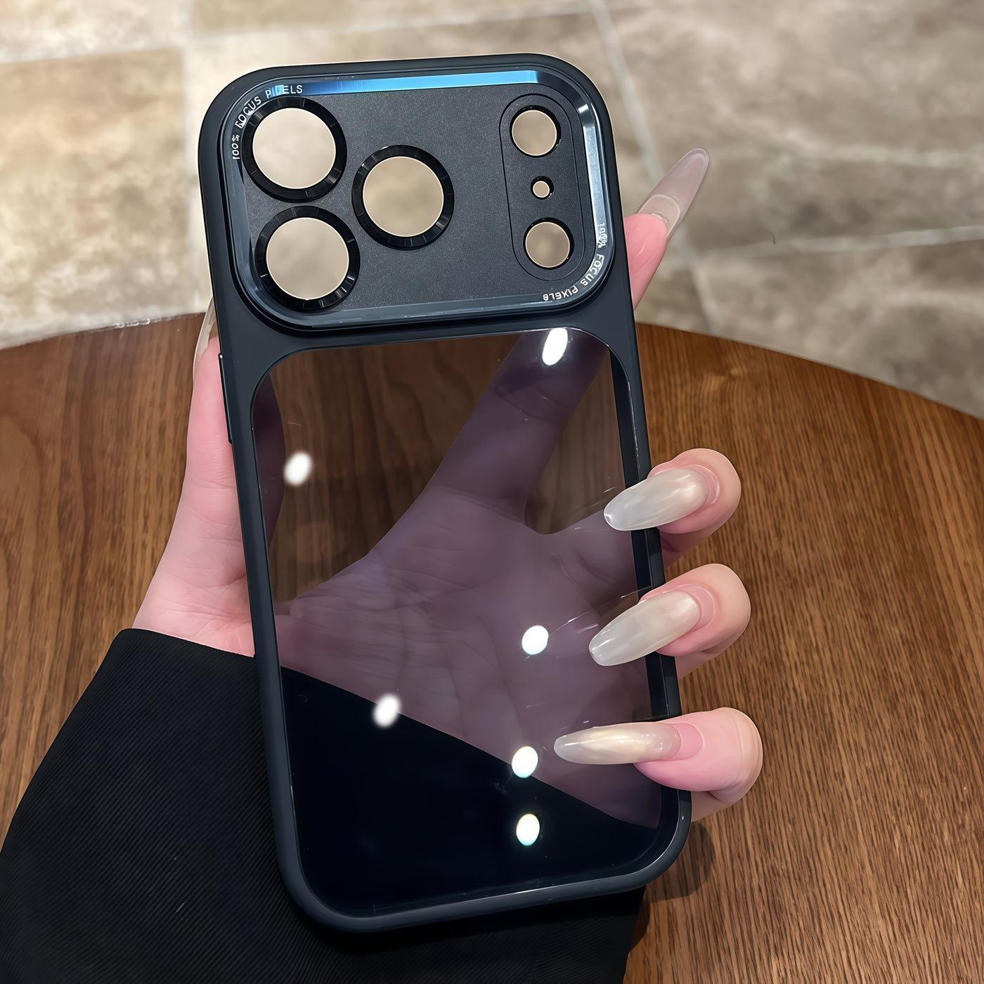 Lumora – Transparent Case