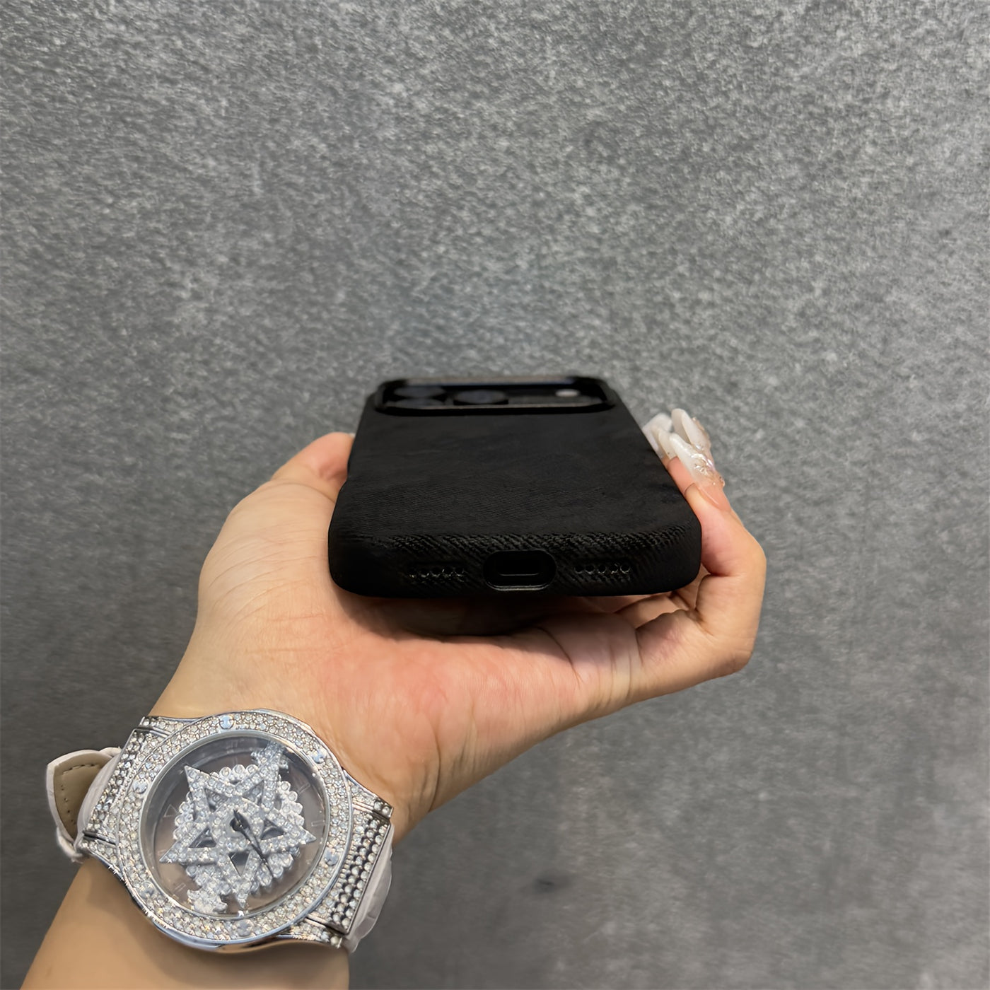 Averyn – Autumn Flannel Case