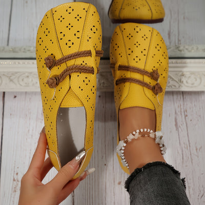 Solenne – Ankle Strap Flats