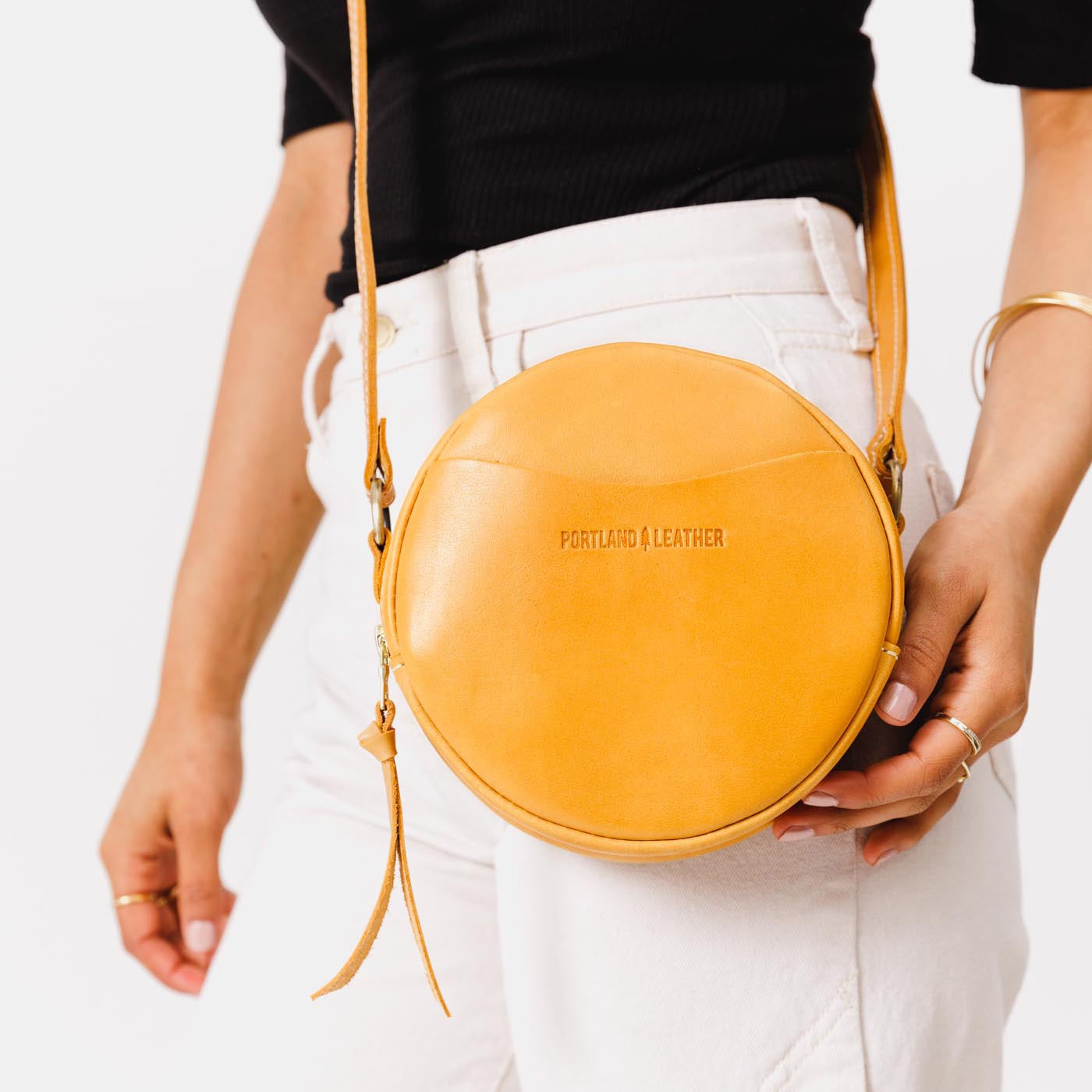 Aureva – Circle Crossbody Bag