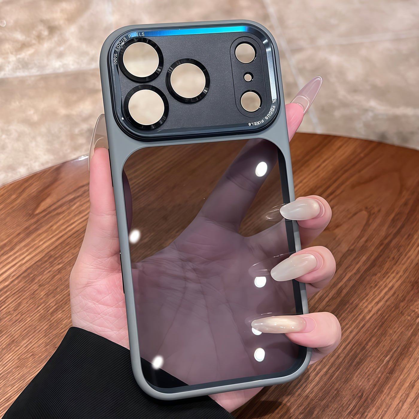 Lumora – Transparent Case