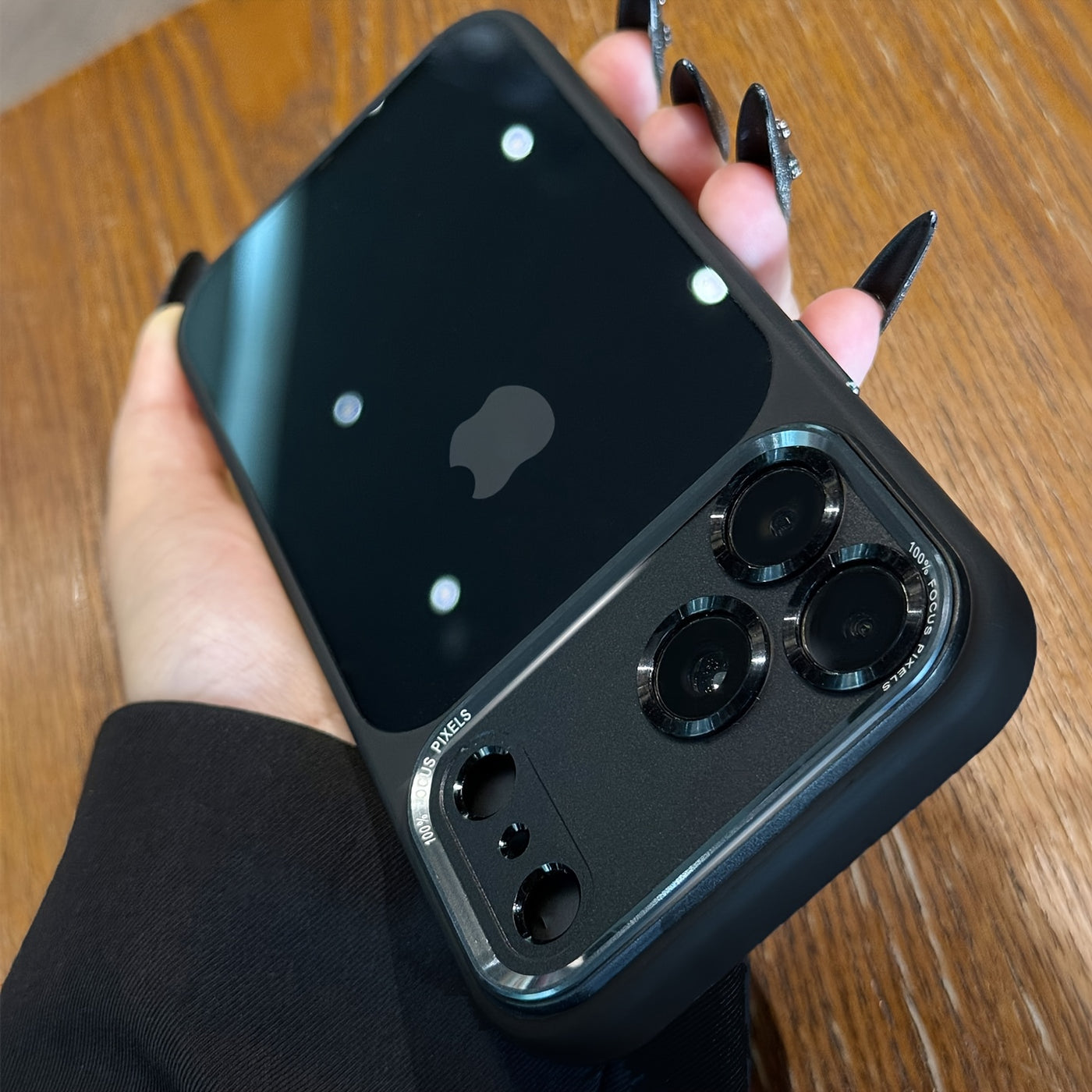 Levris – Translucent Lens Case