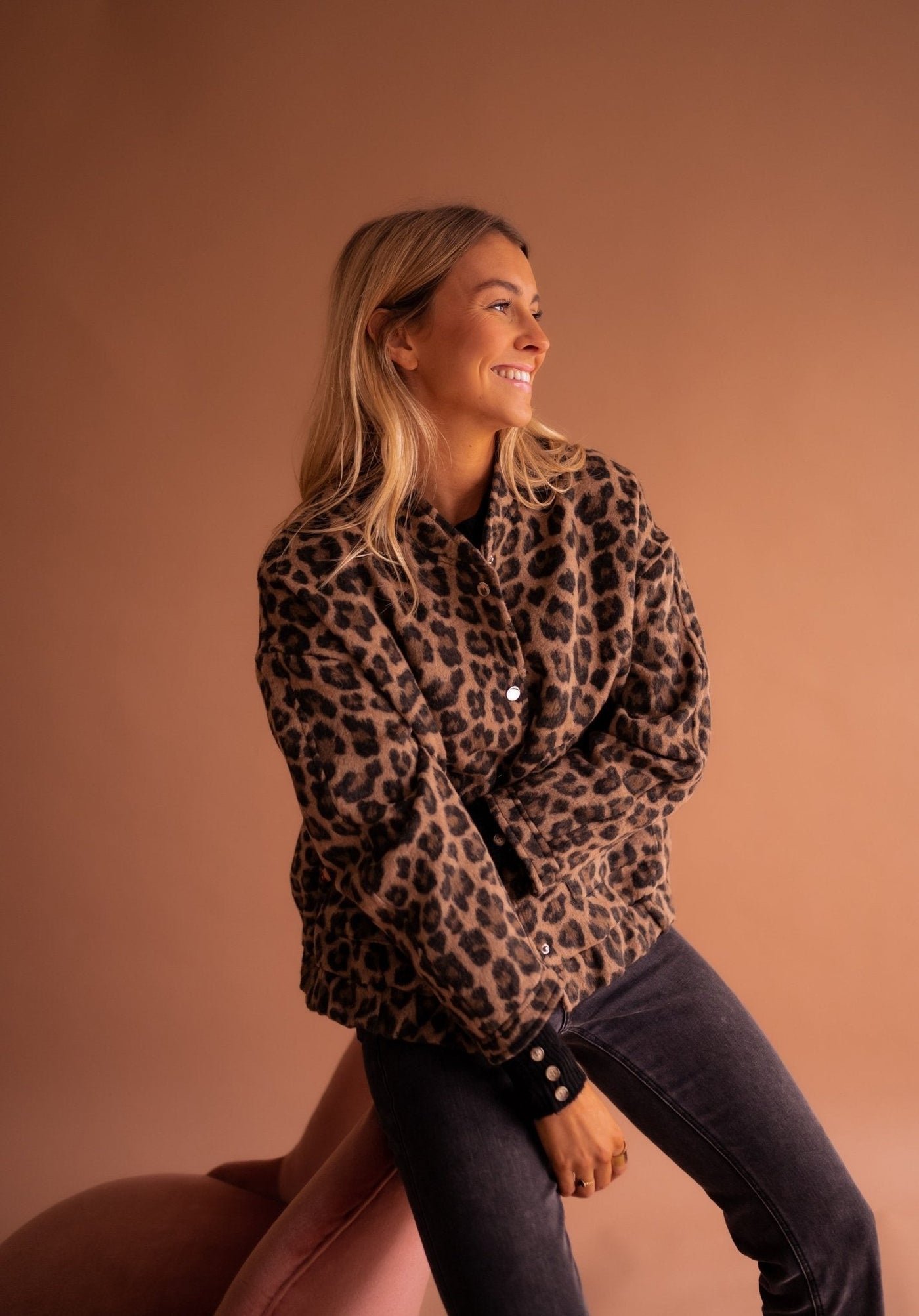 Selviera™ Bold Leopard Blazer