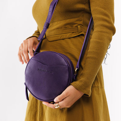 Aureva – Circle Crossbody Bag