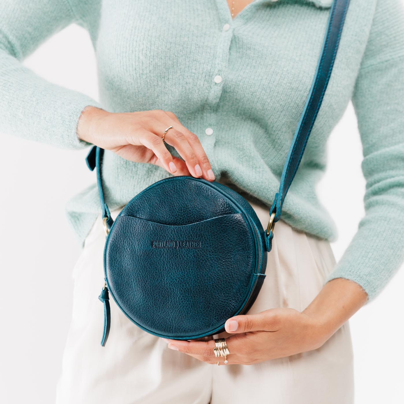 Aureva – Circle Crossbody Bag