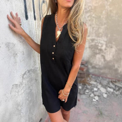 Sleeveless V-neck dress with buttons and pockets for women